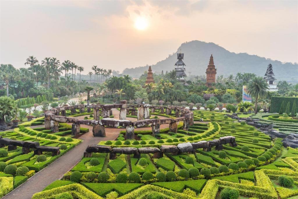 The Aam Resort Bang Sare Luaran gambar