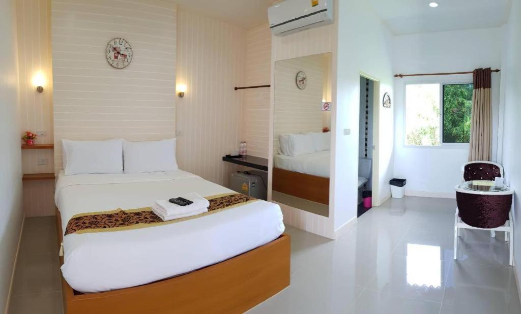 The Aam Resort Bang Sare Luaran gambar