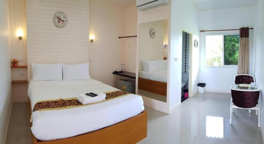 The Aam Resort Bang Sare Luaran gambar